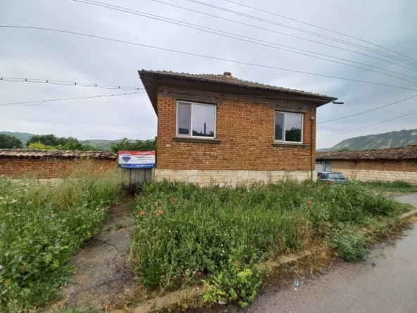 Къща в с. Костанденец, Област Разград - 117 кв.м за 120 €/кв.м - Снимка #1