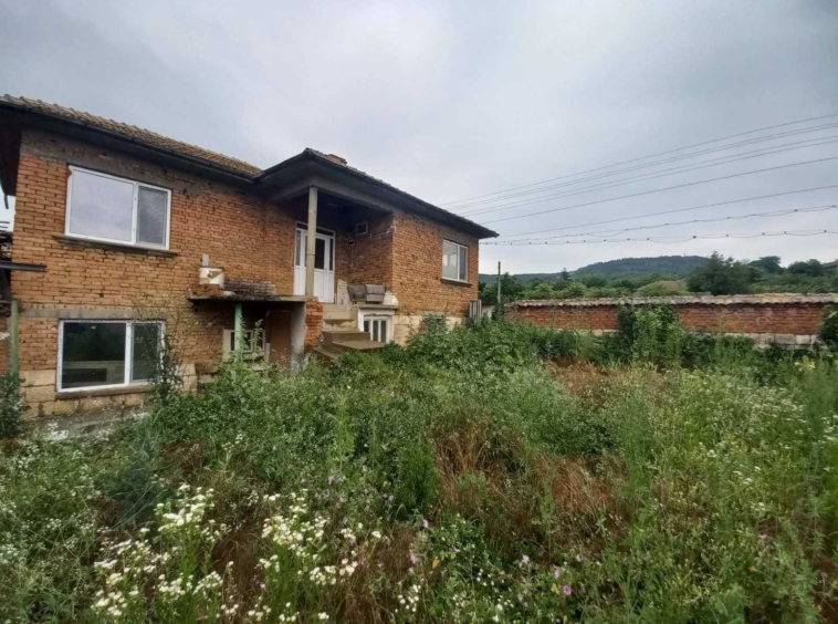 Къща в с. Костанденец, Област Разград - 117 кв.м за 120 €/кв.м - Снимка #4