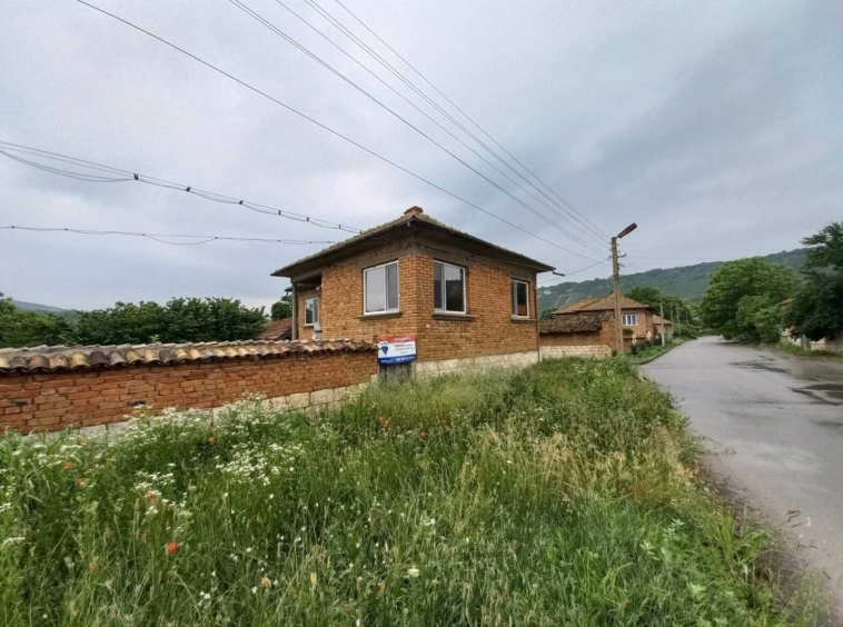 Къща в с. Костанденец, Област Разград - 117 кв.м за 120 €/кв.м - Снимка #6