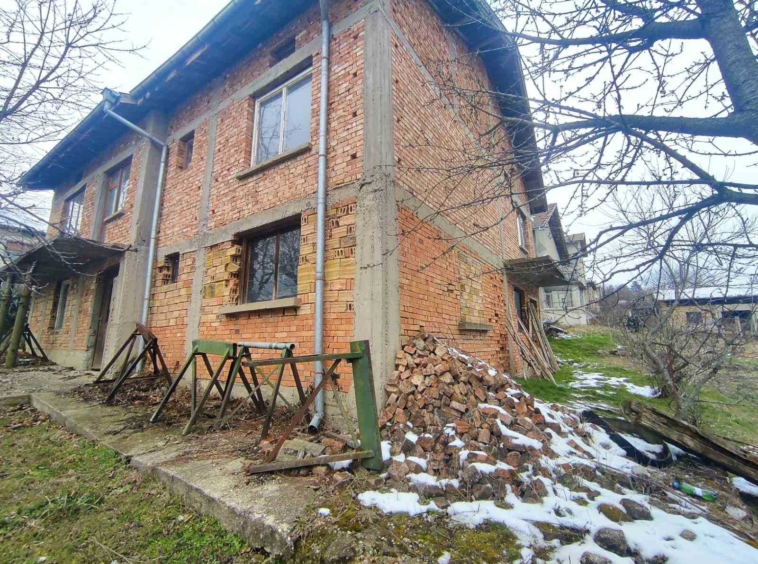 Къща в Борово - 420 кв.м за 48 €/кв.м - Снимка #3