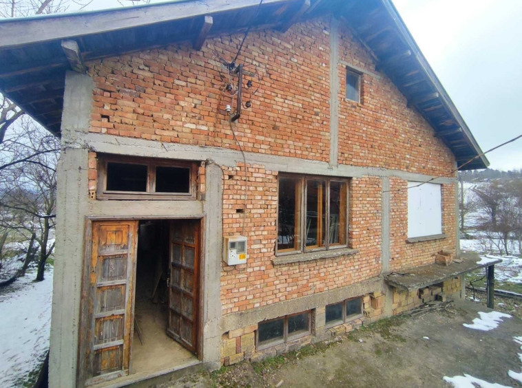 Къща в Борово - 420 кв.м за 48 €/кв.м - Снимка #4