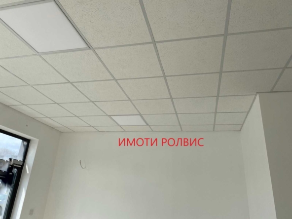 Дава се под наем Магазин в Шумен, Боян Българанов 2 - 58 кв.м за 800лв € - Снимка #1