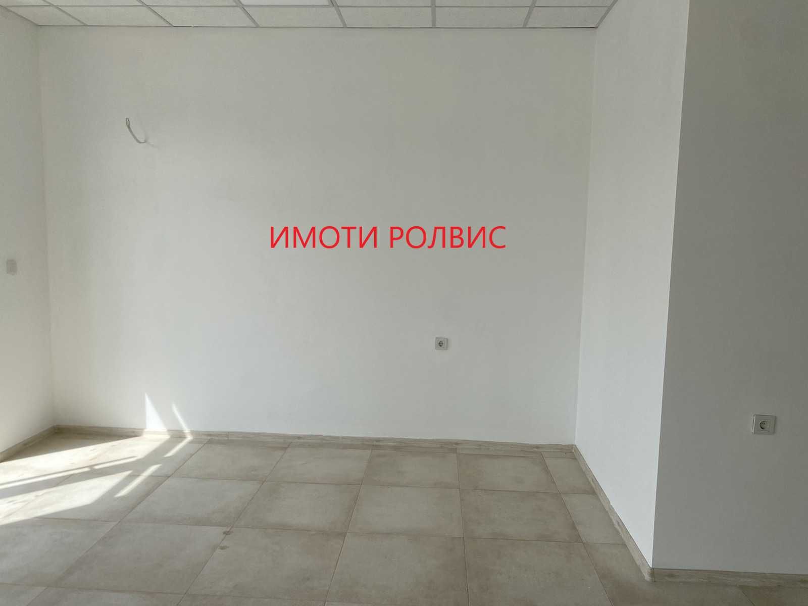 Дава се под наем Магазин в Шумен, Боян Българанов 2 - 58 кв.м за 800лв € - Снимка #5