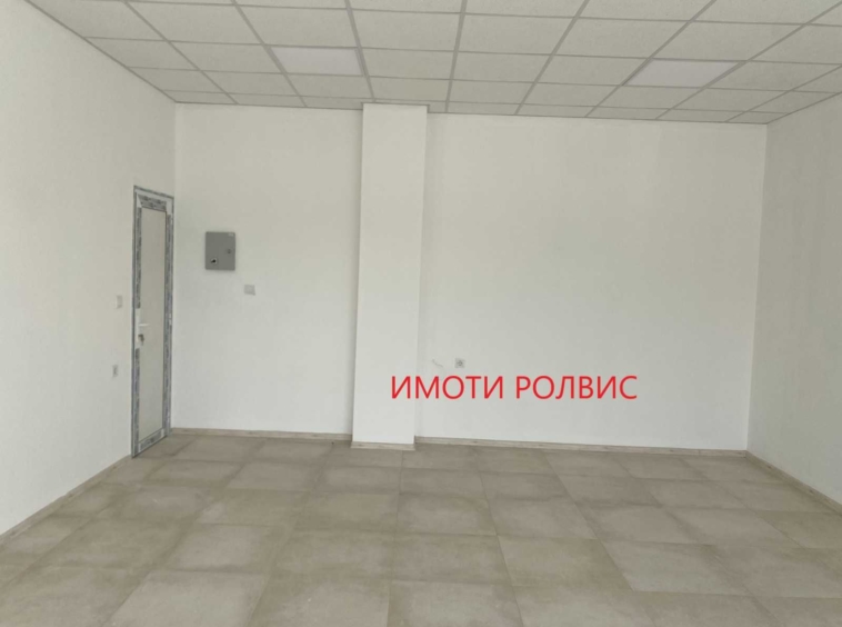Дава се под наем Магазин в Шумен, Боян Българанов 2 - 58 кв.м за 800лв € - Снимка #6