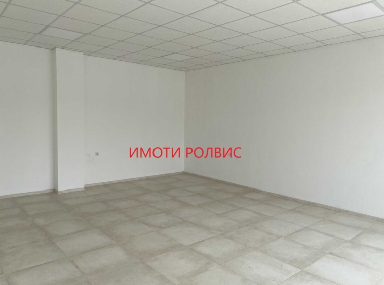 Дава се под наем Магазин в Шумен, Боян Българанов 2 - 58 кв.м за 800лв € - Снимка #10