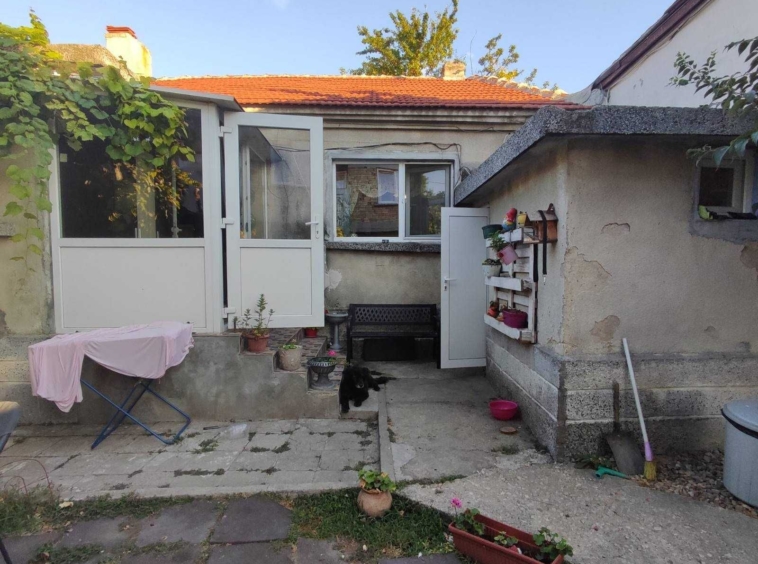 Къща в Варна, Христо Ботев - 55 кв.м за 1037 €/кв.м - Снимка #13
