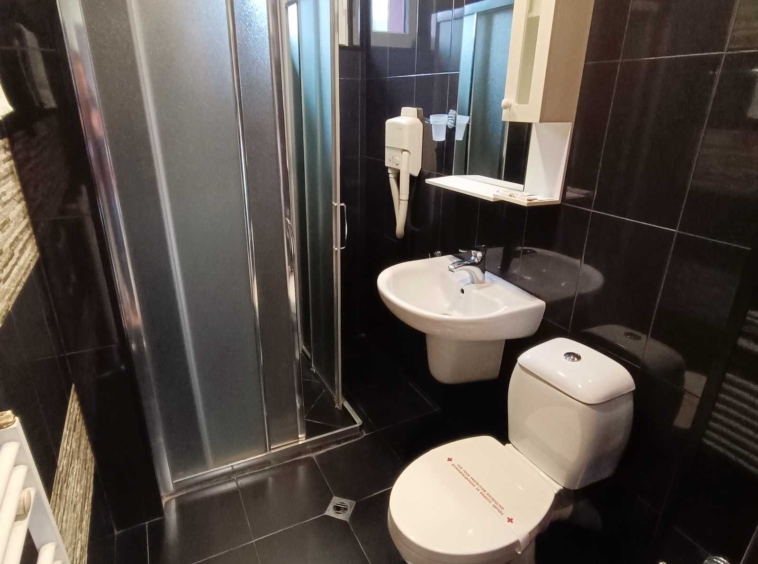 Хотел в Велинград - 670 кв.м за 1180 €/кв.м - Снимка #12