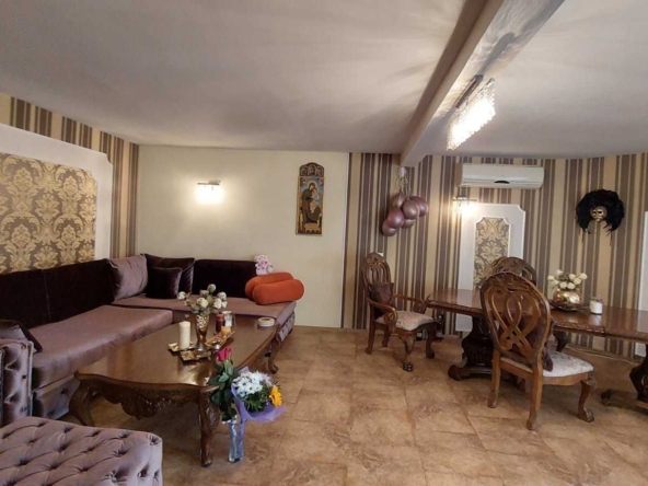 Къща в Варна, Гръцка махала - 320 кв.м за 532 €/кв.м - Снимка #1