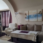 Дава се под наем Тристаен апартамент в Бургас, Център - 70 кв.м за 700лв € - Снимка #1