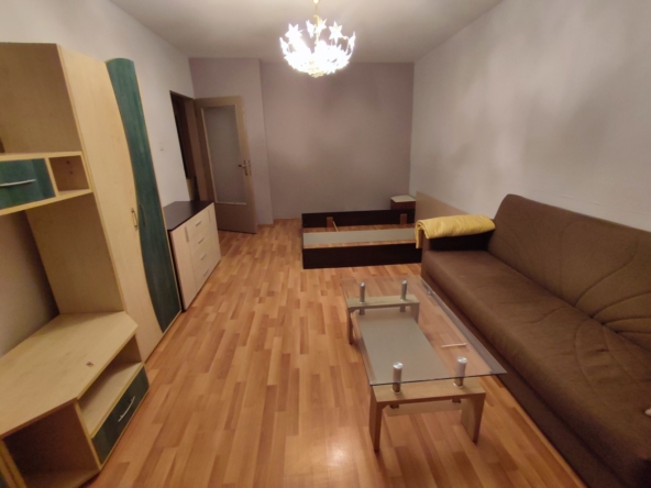 Дава се под наем Едностаен апартамент в София, Фондови жилища - 48 кв.м за 550лв € - Снимка #1