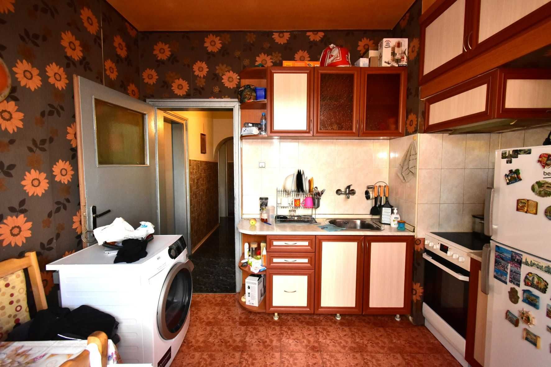 Двустаен апартамент в Перник, Димова махала - 74 кв.м за 1426 €/кв.м - Снимка #1