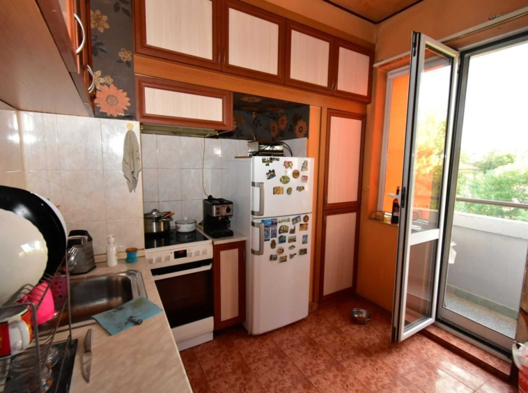 Двустаен апартамент в Перник, Димова махала - 74 кв.м за 1426 €/кв.м - Снимка #2