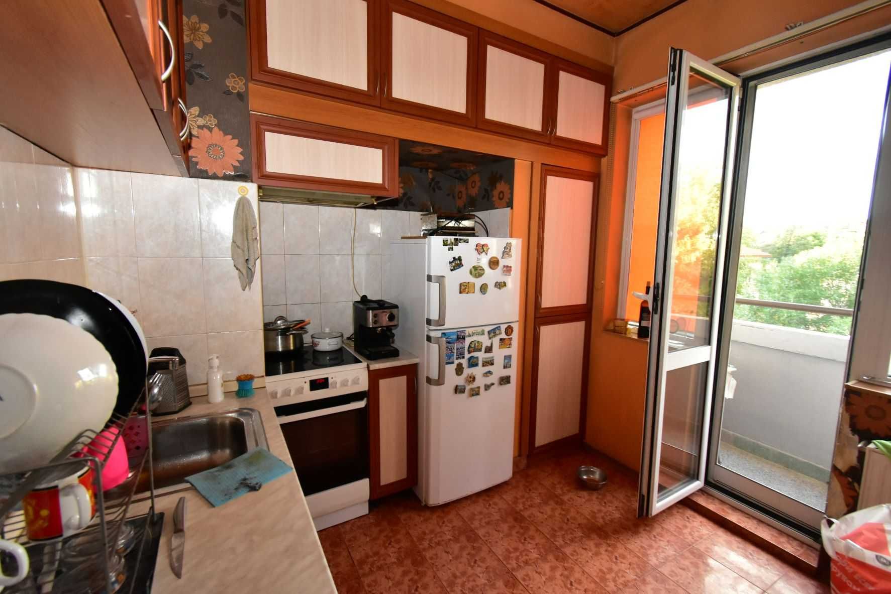 Двустаен апартамент в Перник, Димова махала - 74 кв.м за 1426 €/кв.м - Снимка #2