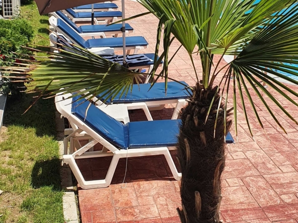 Дава се под наем Двустаен апартамент в Шумен, Херсон - 60 кв.м за 130лв € - Снимка #1