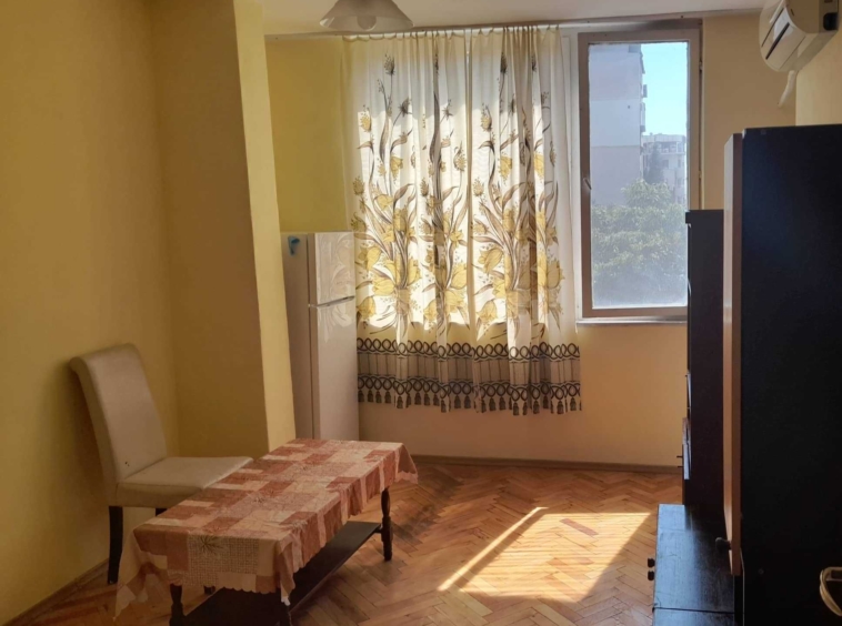 Дава се под наем Двустаен апартамент в Стара Загора, Македонски - 40 кв.м за 300лв € - Снимка #1