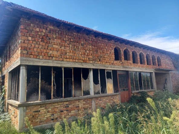 Къща в с. Сланотрън, Област Видин - 200 кв.м за 325 €/кв.м - Снимка #1