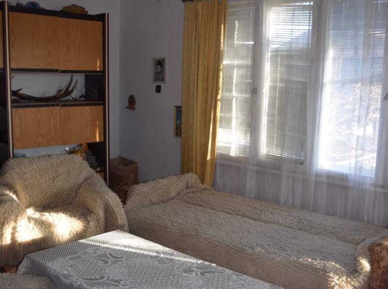 Етаж от къща в Каспичан - 100 кв.м за 800 €/кв.м - Снимка #3