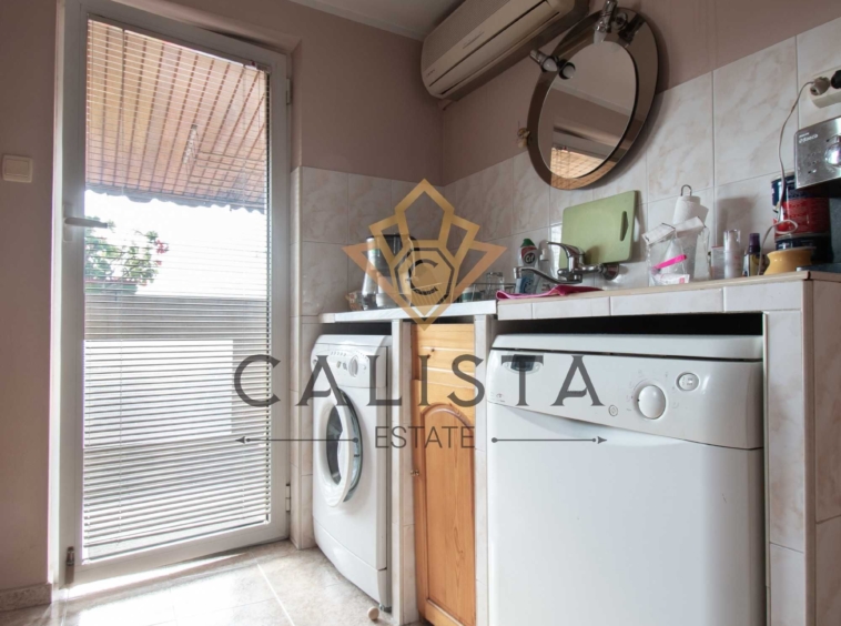 Дава се под наем Тристаен апартамент в София, Център - 100 кв.м за 475 € - Снимка #4