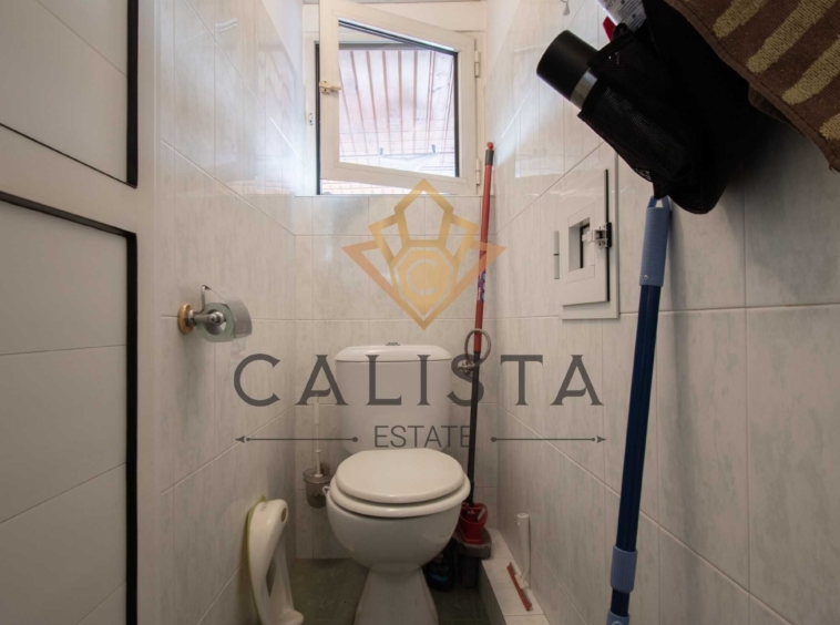 Дава се под наем Тристаен апартамент в София, Център - 100 кв.м за 475 € - Снимка #12