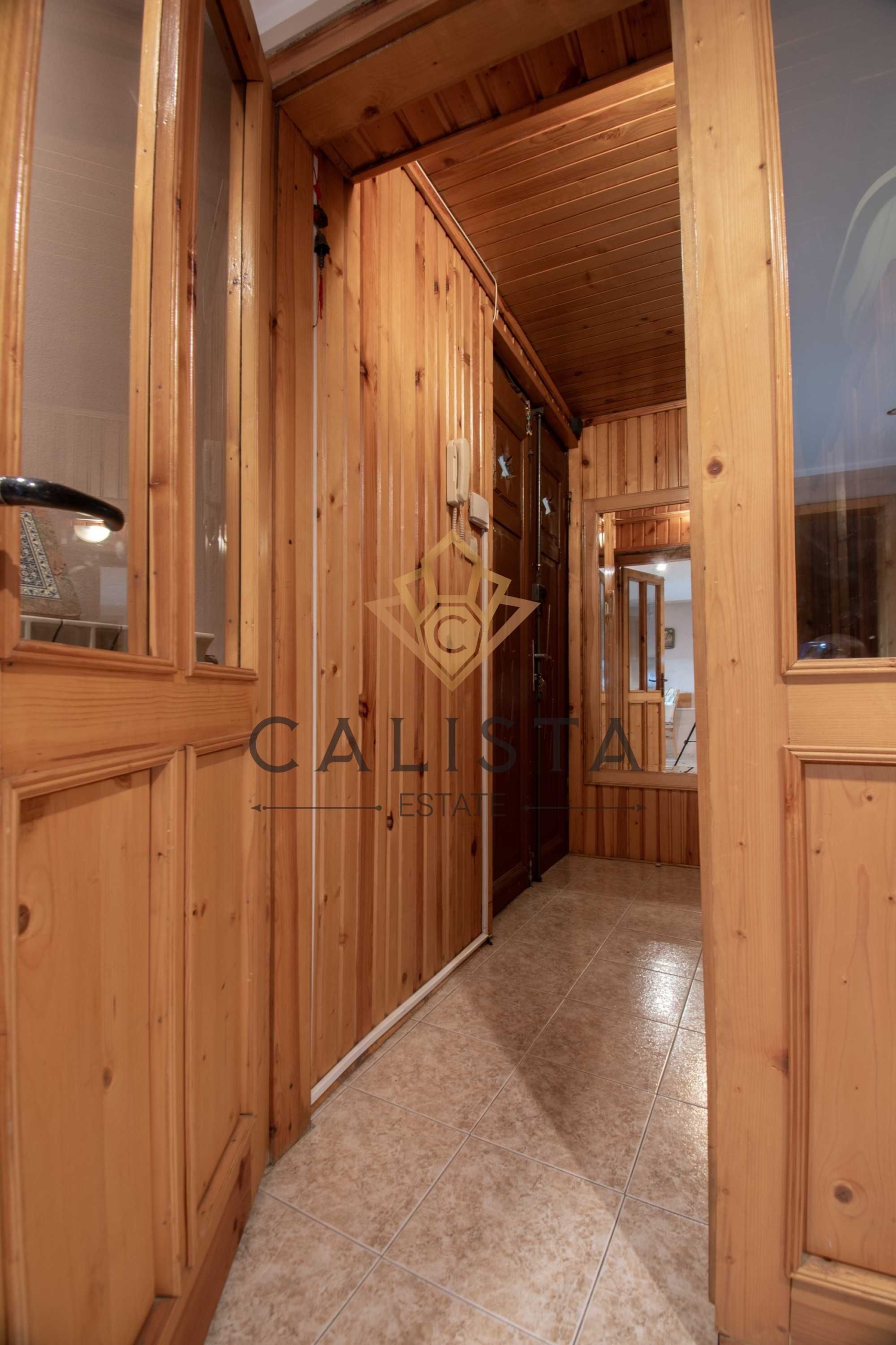 Дава се под наем Тристаен апартамент в София, Център - 100 кв.м за 475 € - Снимка #14