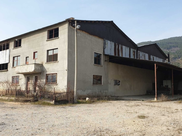 Дава се под наем Склад в с. Розино, Област Пловдив - 2000 кв.м за 500 € - Снимка #1