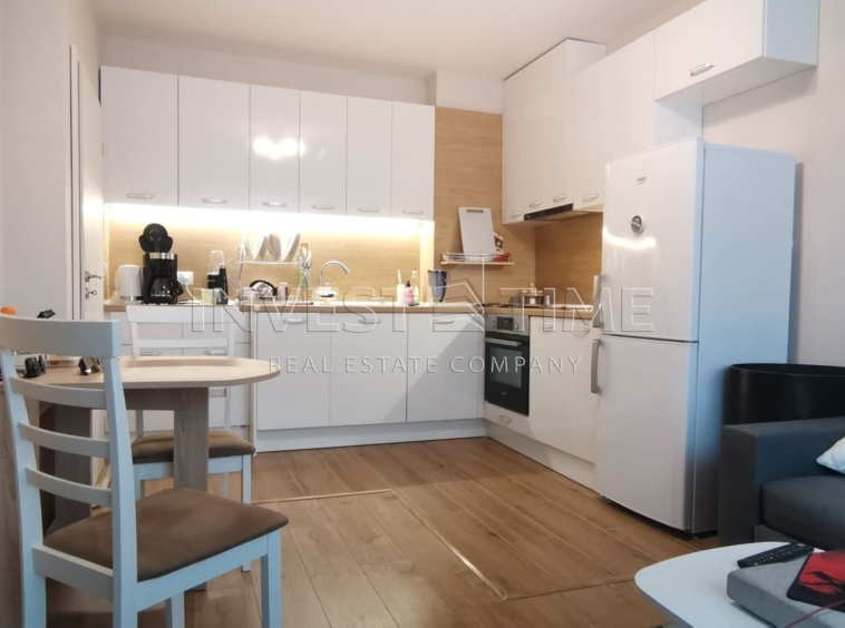 Двустаен апартамент в Варна, Победа - 50 кв.м за 1770 €/кв.м - Снимка #1