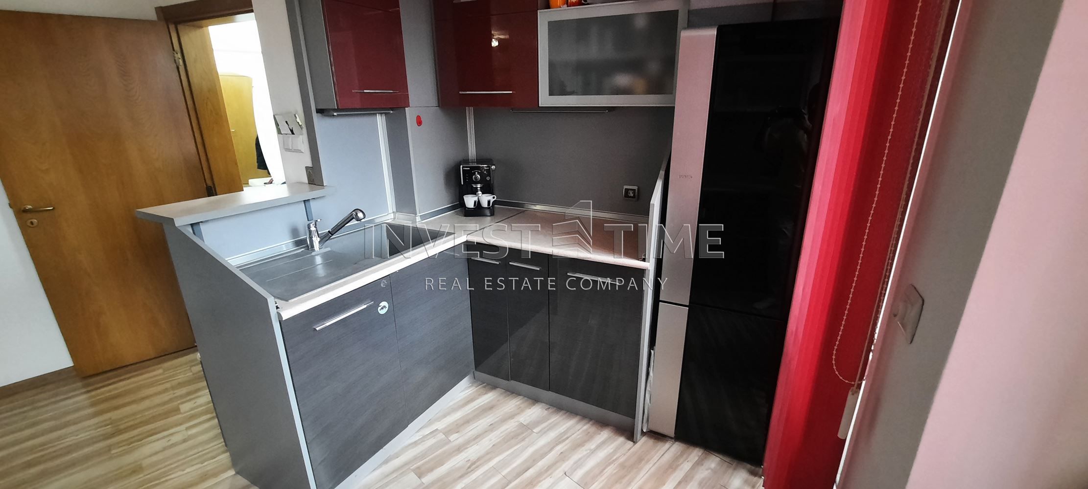 Двустаен апартамент в Варна, Конфуто - 60 кв.м за 1325 €/кв.м - Снимка #1