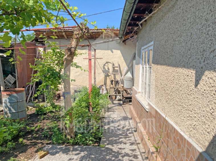 Къща в Нови пазар - 87 кв.м за 863 €/кв.м - Снимка #6