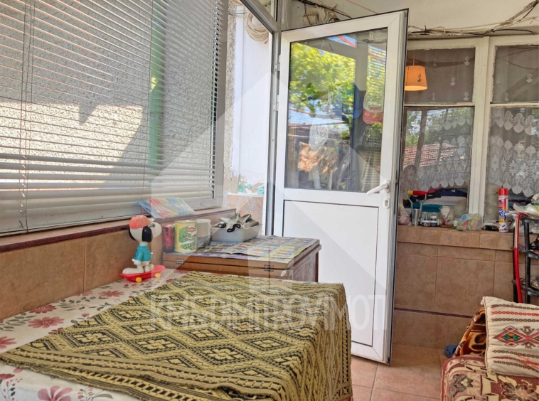 Къща в Нови пазар - 87 кв.м за 863 €/кв.м - Снимка #16