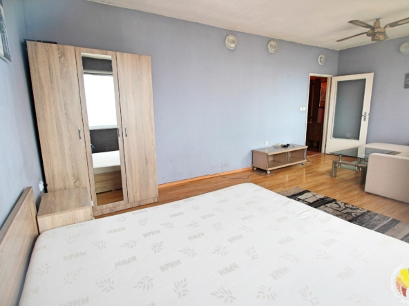 Дава се под наем Двустаен апартамент в Бургас, Славейков - 60 кв.м за 400лв € - Снимка #1