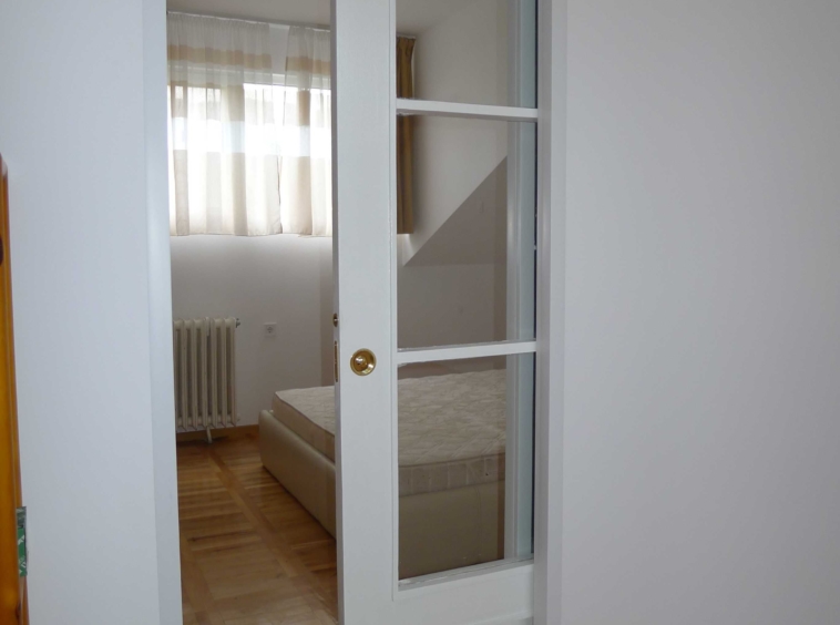 Дава се под наем Тристаен апартамент в София, Славия - 83 кв.м за 1000лв € - Снимка #4