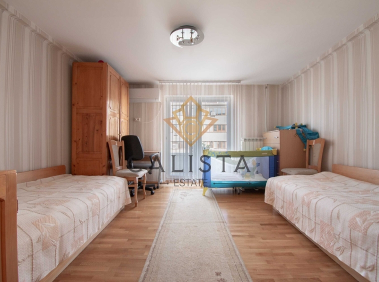 Дава се под наем Тристаен апартамент в София, Център - 100 кв.м за 475 € - Снимка #9