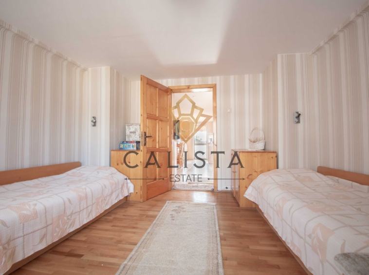 Дава се под наем Тристаен апартамент в София, Център - 100 кв.м за 475 € - Снимка #10