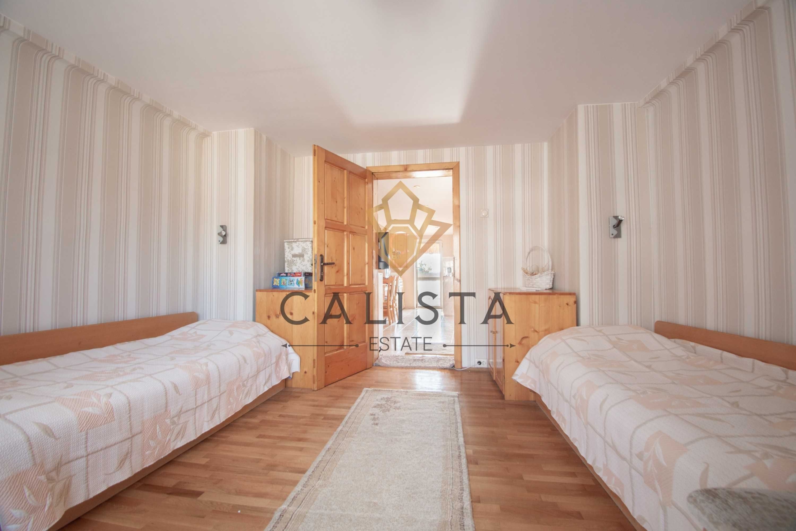 Дава се под наем Тристаен апартамент в София, Център - 100 кв.м за 475 € - Снимка #10