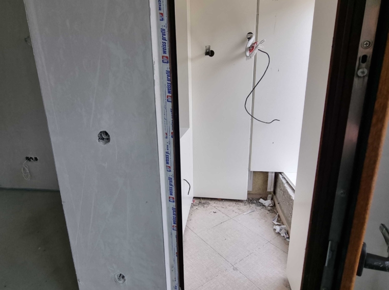 Четиристаен апартамент в Асеновград - 182 кв.м за 687 €/кв.м - Снимка #13