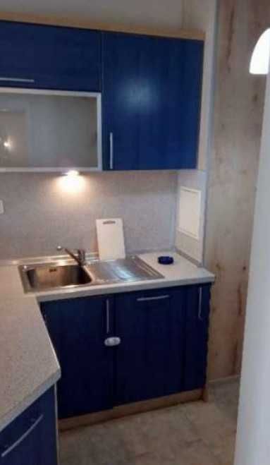 Дава се под наем Двустаен апартамент в София, Хладилника - 72 кв.м за 550 € - Снимка #2