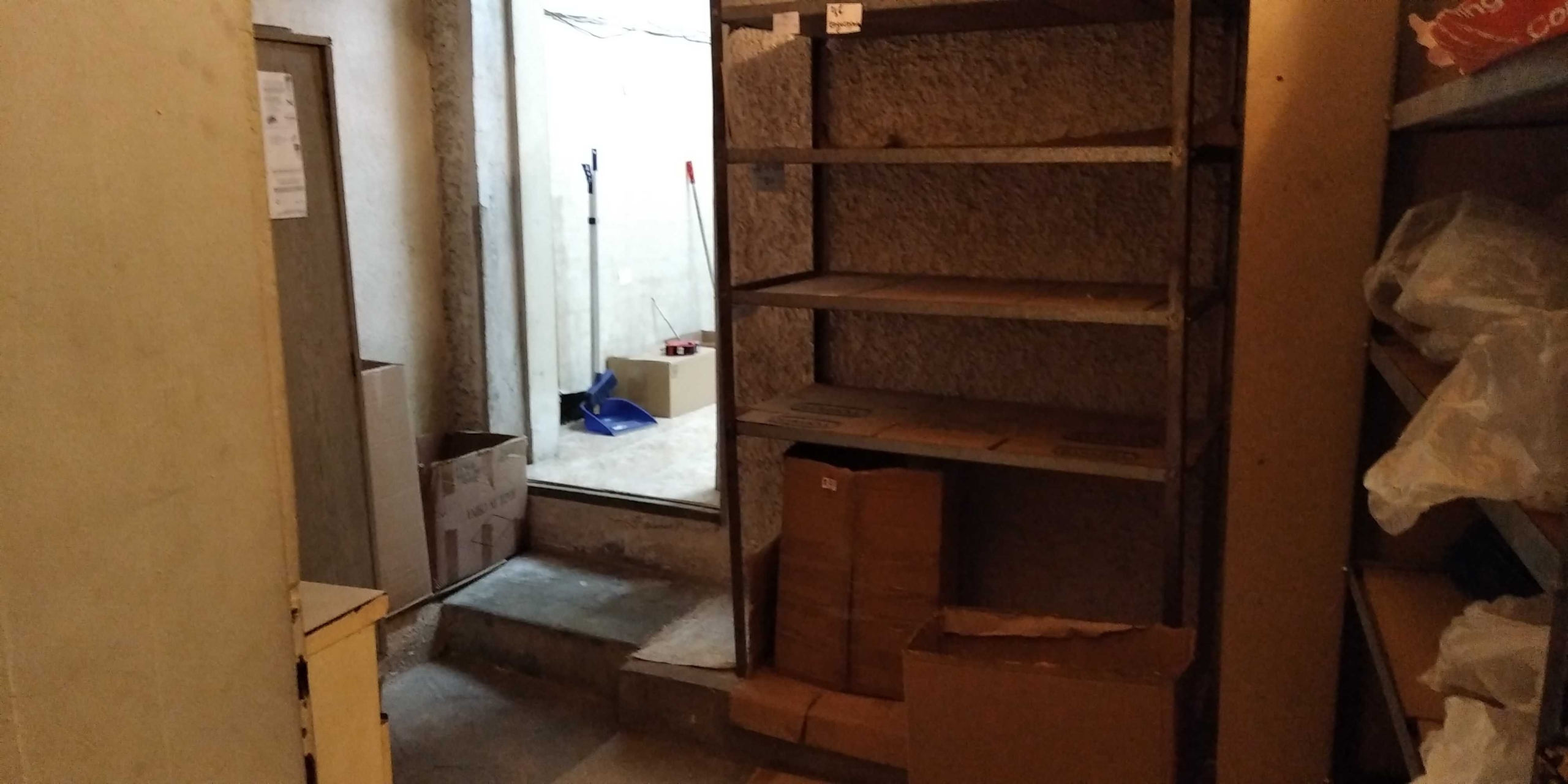 Дава се под наем Магазин в Шумен, Болницата - 150 кв.м за 1500лв € - Снимка #15