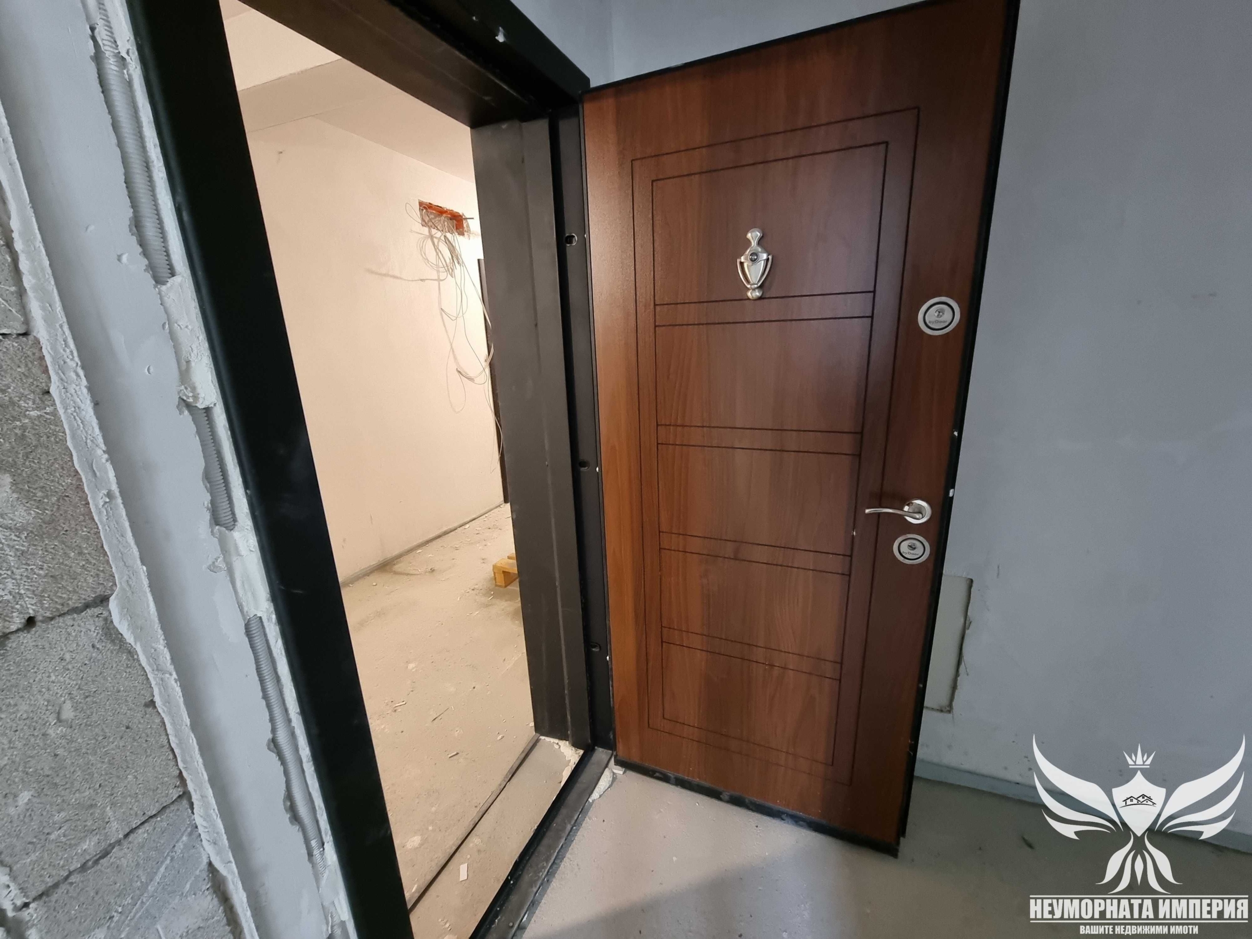 Четиристаен апартамент в Асеновград - 182 кв.м за 687 €/кв.м - Снимка #1