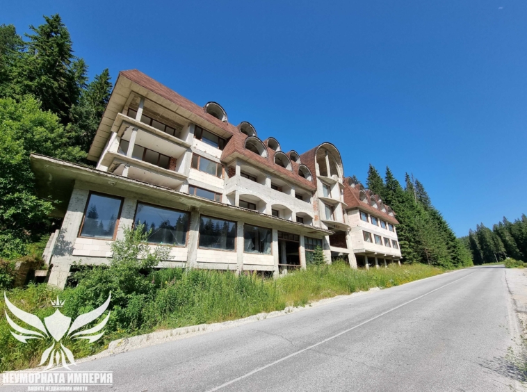 Хотел в к.к. Пампорово - 4480 кв.м за 80 €/кв.м - Снимка #2