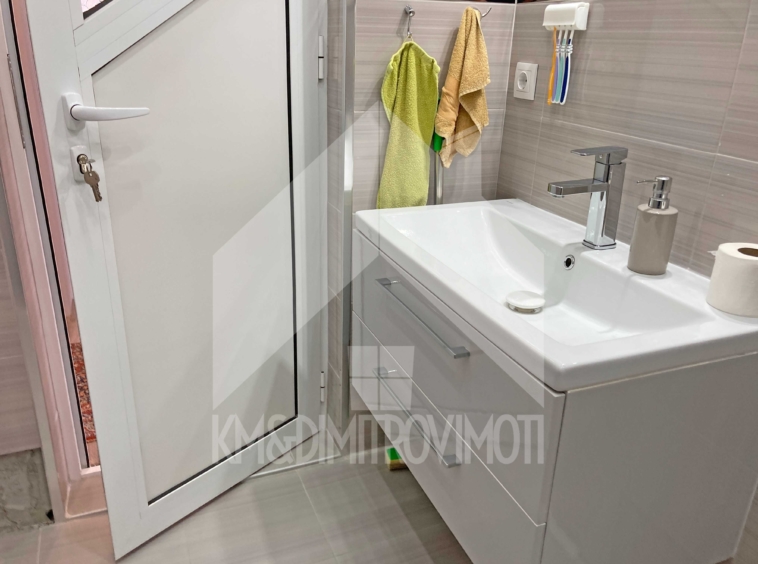 Четиристаен апартамент в Нови пазар - 90 кв.м за 1444 €/кв.м - Снимка #13