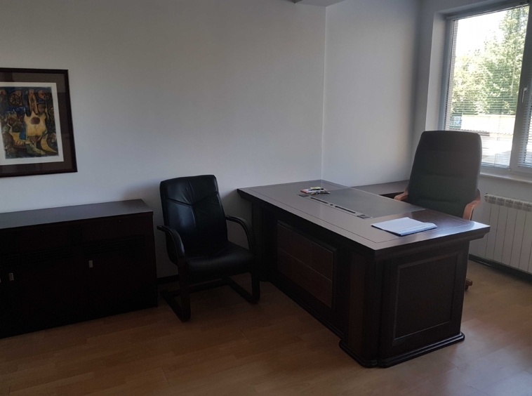 Дава се под наем Офис в София, Лозенец - 94 кв.м за 870 € - Снимка #2