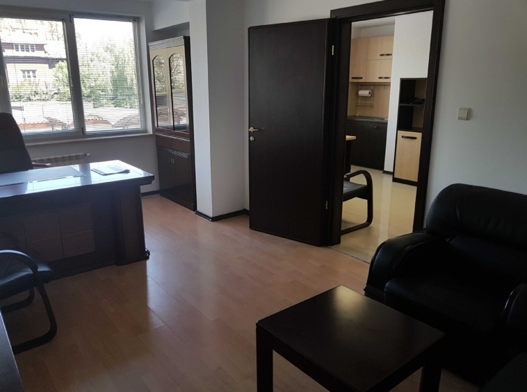 Дава се под наем Офис в София, Лозенец - 94 кв.м за 870 € - Снимка #3