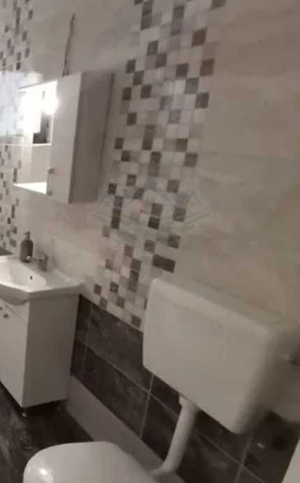 Дава се под наем Едностаен апартамент в Пловдив, Център - 40 кв.м за 300лв € - Снимка #2