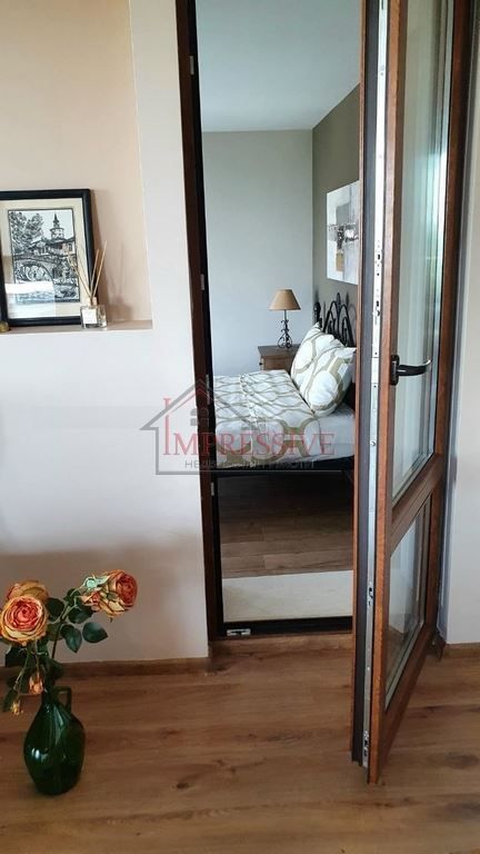 Дава се под наем Етаж от къща в Варна, м-т Св. Никола - 85 кв.м за 1200 € - Снимка #5