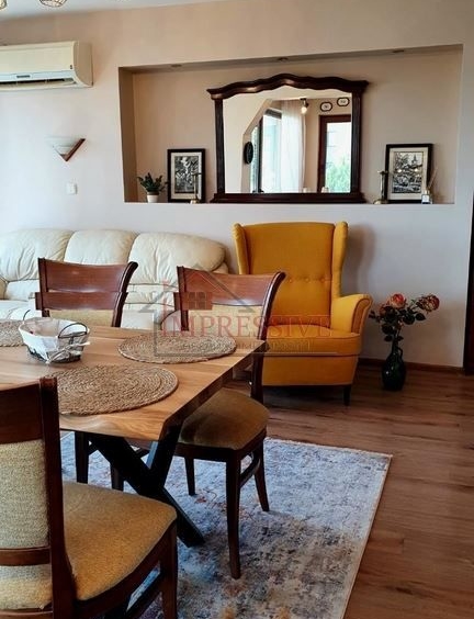 Дава се под наем Етаж от къща в Варна, м-т Св. Никола - 85 кв.м за 1200 € - Снимка #8
