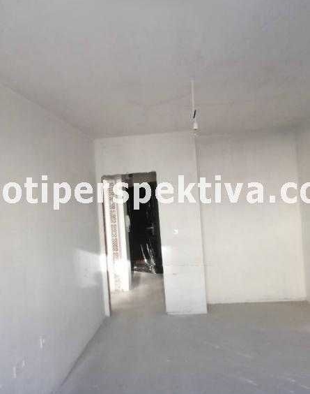 Двустаен апартамент в Пловдив, Кючук Париж - 71 кв.м за 1092 €/кв.м - Снимка #3