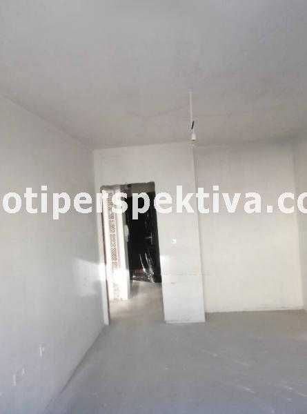 Двустаен апартамент в Пловдив, Кючук Париж - 71 кв.м за 1092 €/кв.м - Снимка #3