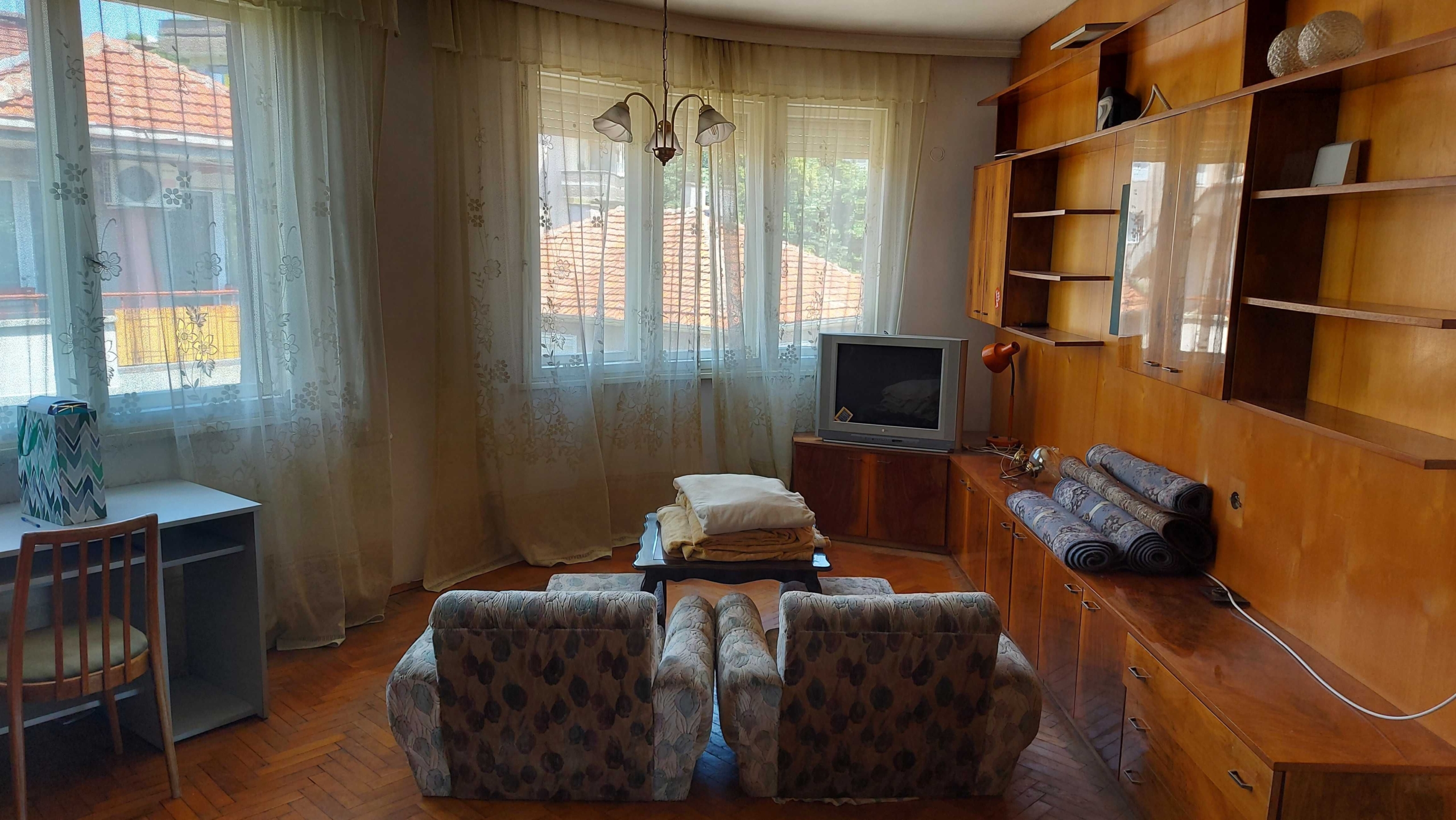 Тристаен апартамент в Плевен, Широк център - 127 кв.м за 867 €/кв.м - Снимка #2