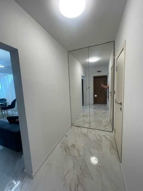 Дава се под наем Тристаен апартамент в София, Хладилника - 80 кв.м за 950 € - Снимка #11