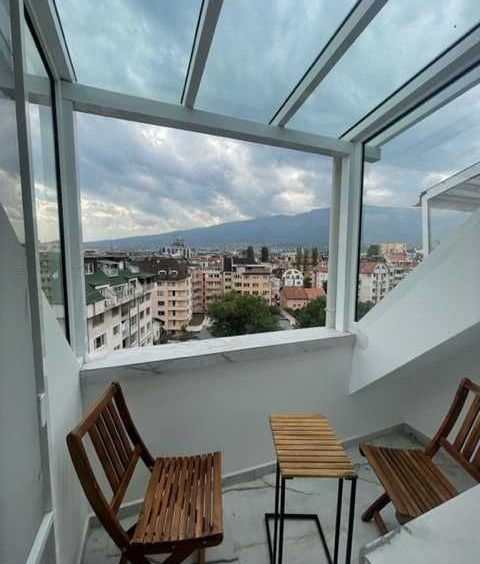 Дава се под наем Тристаен апартамент в София, Хладилника - 80 кв.м за 950 € - Снимка #13